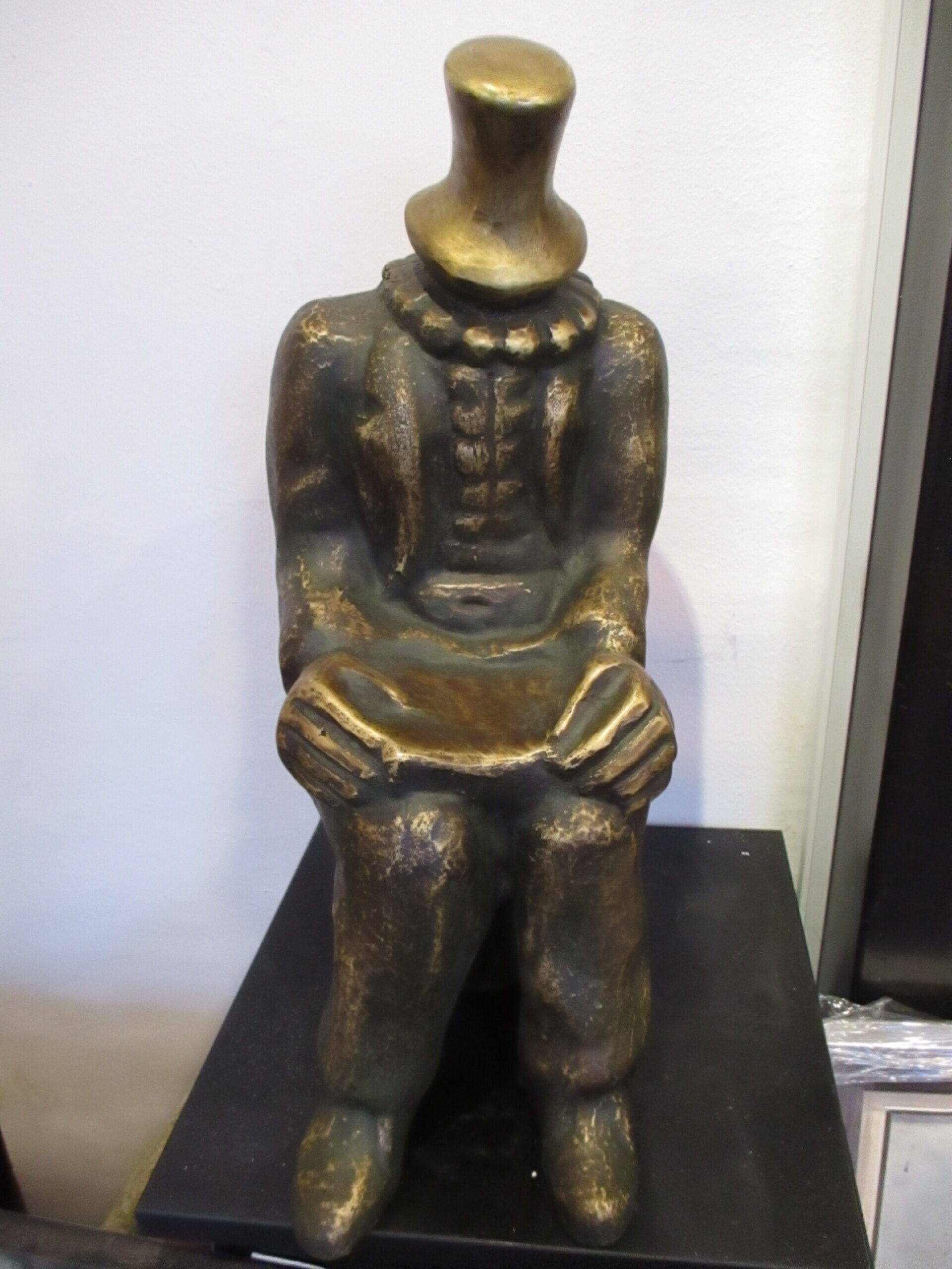 Blagoja Chushkov, Thinker, Patinated Bronze, 45x30x20cm
